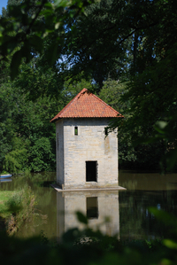 Denkmalgeschützter Wehrturm des Gräftenhofes Schulze Homoet in Billerbeck