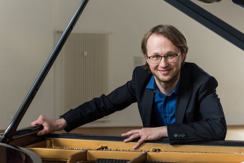 Pianist Igor Parfenov