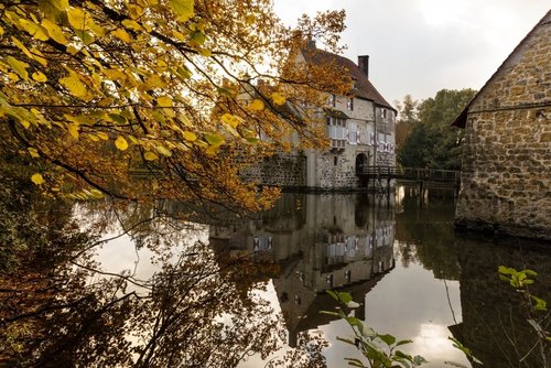 Herbstlicher Blick auf Burg Vischering