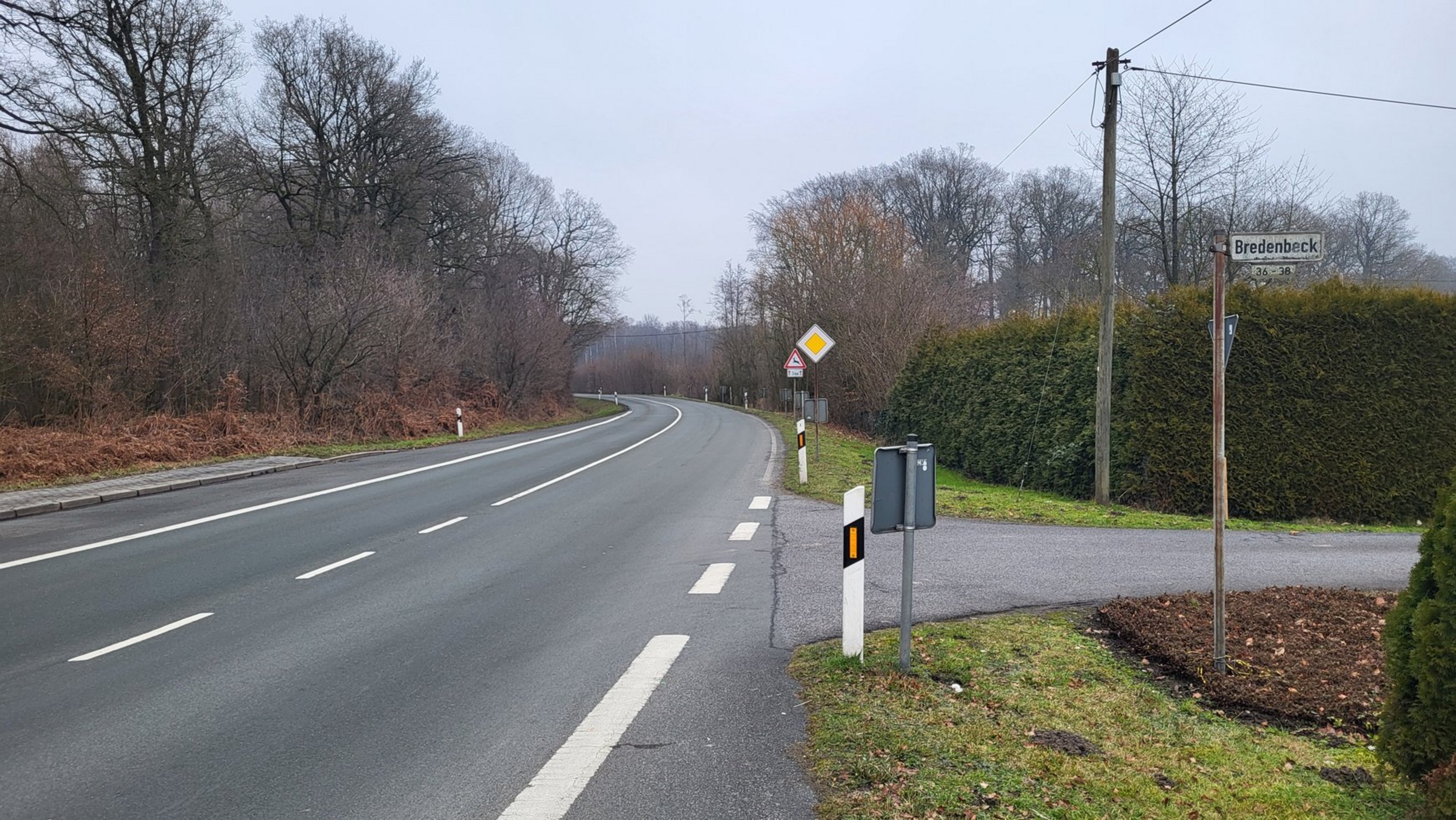 Blick entlang der Kreisstraße 60.