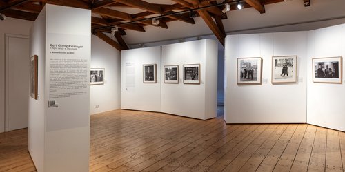 Blick in die aktuelle Foto-Ausstellung auf Burg Vischering 