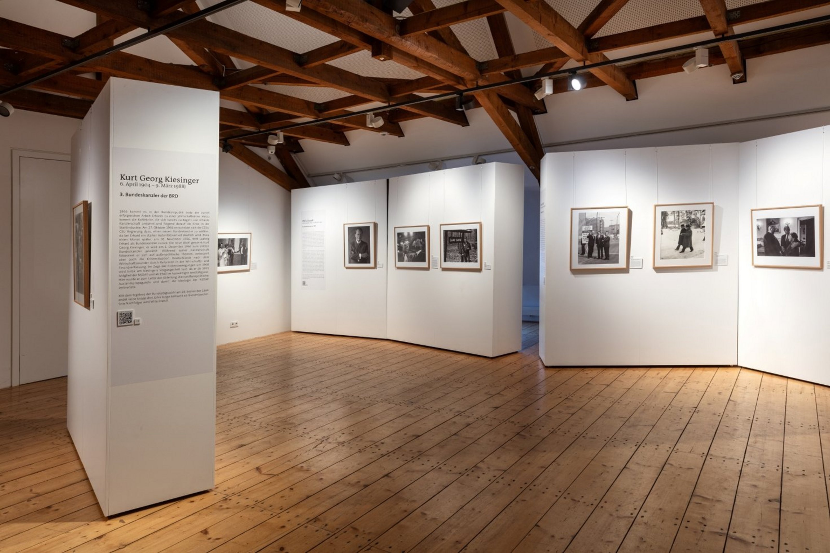 Blick in die aktuelle Foto-Ausstellung auf Burg Vischering 