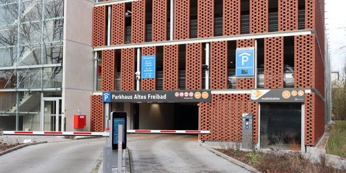 Fassadenansicht des Parkhauses "Altes Freibad"